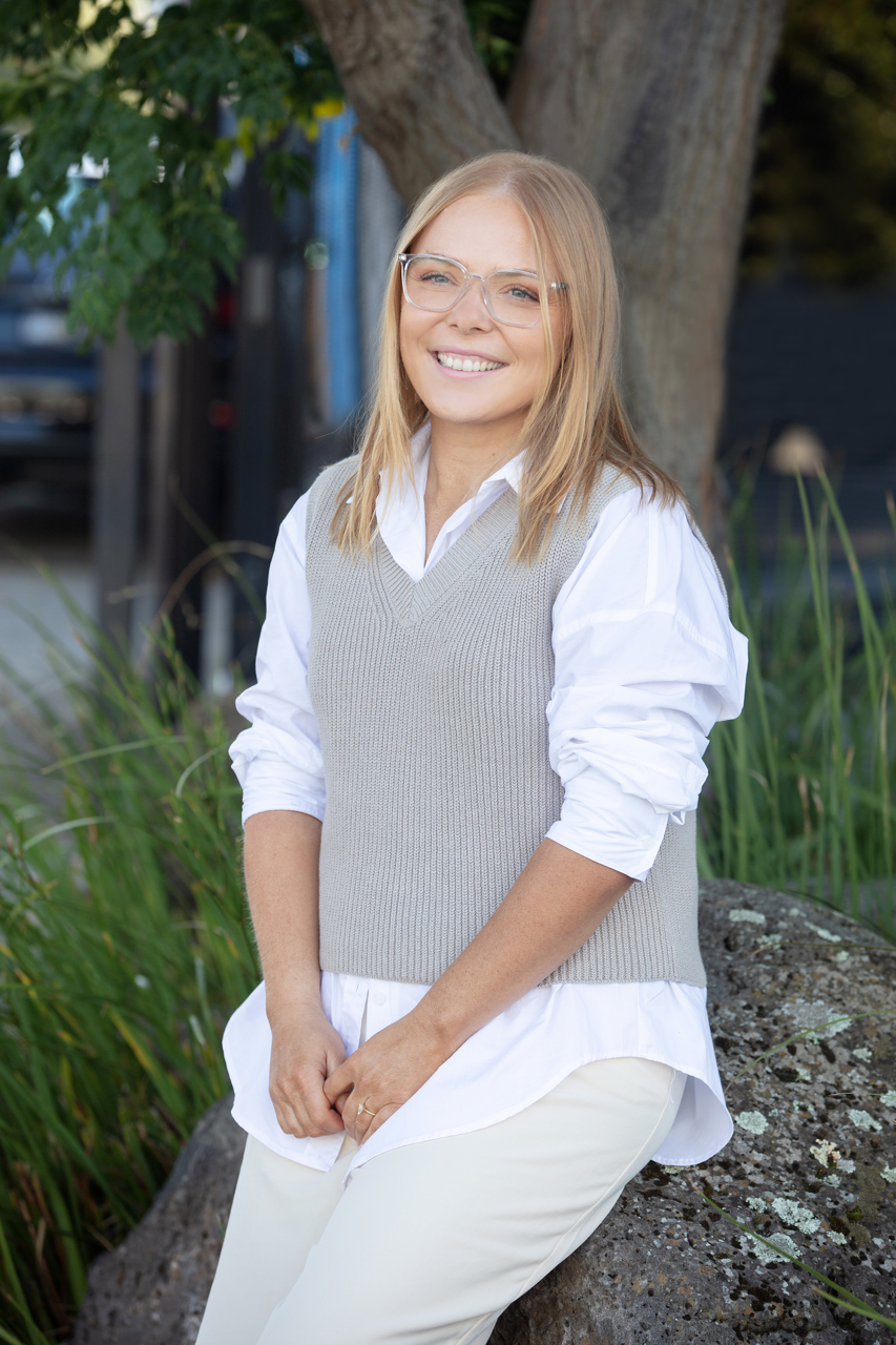 Relaxed outdoor headshot Melbourne