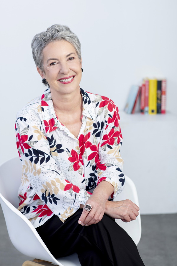 Heashot of Melbourne Writer and journalist with books