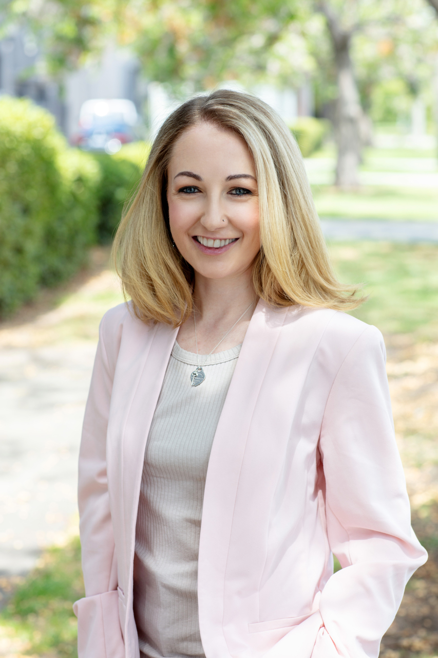 outdoor professional portrait of a mindset coach in Melbourne