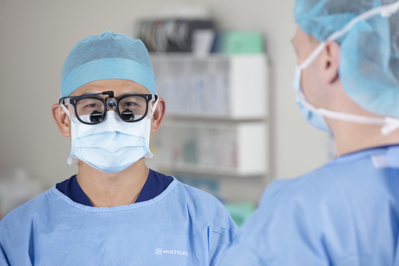 Professional photography of Melbourne doctor and surgeon in operating theatre